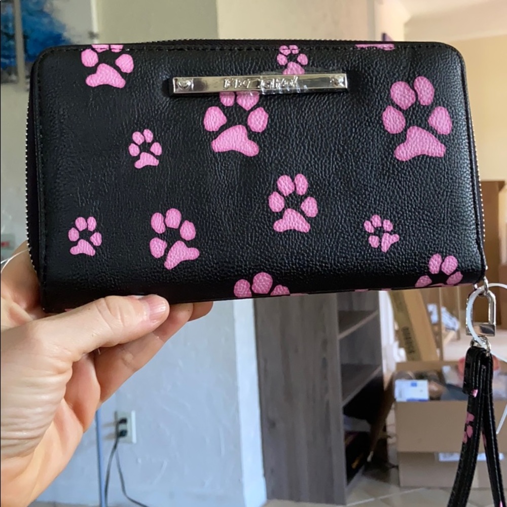 Betsey Johnson wallet/wristlet black/pink paws